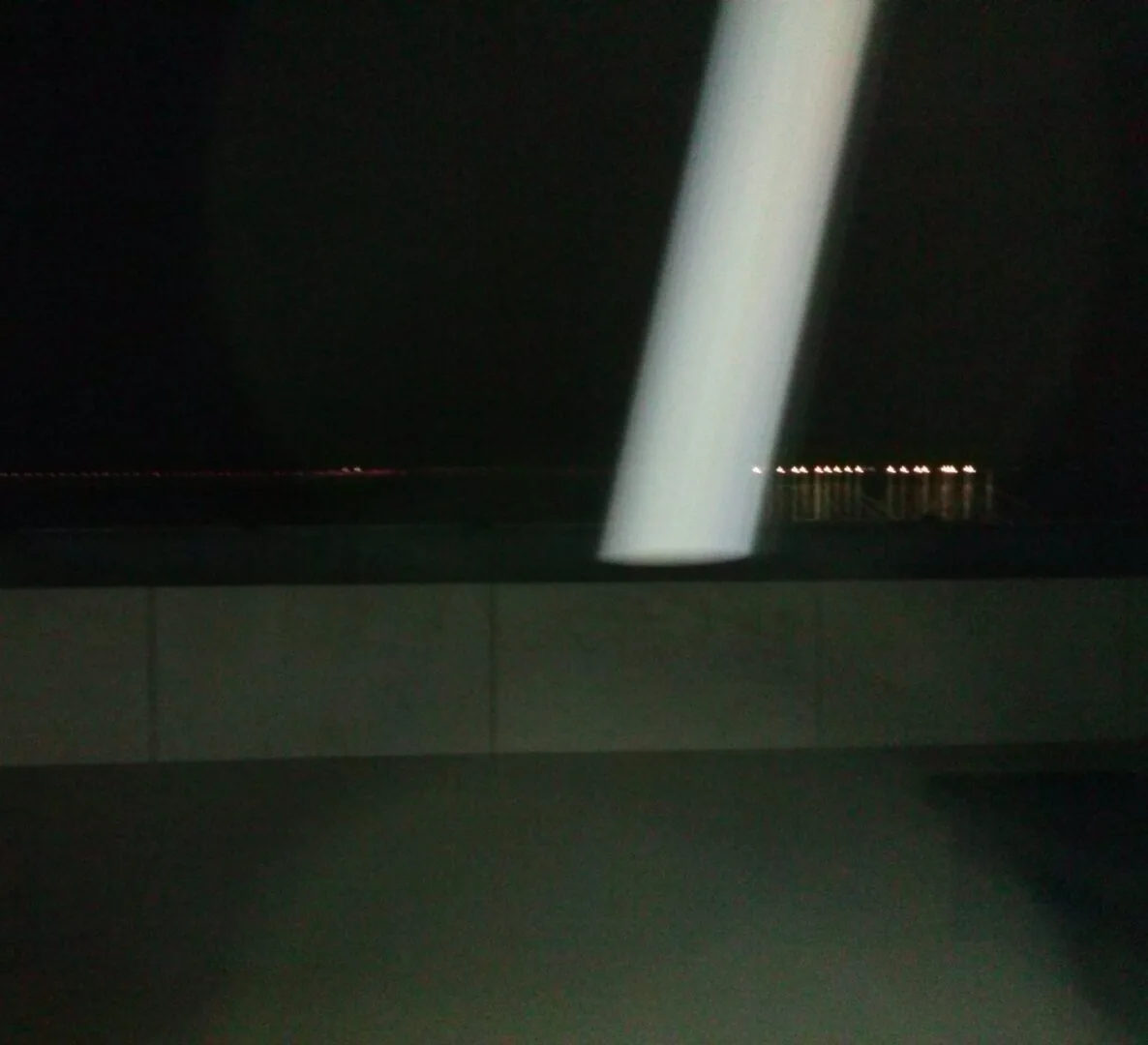 Coluna de luz – foto para análise – Renovado