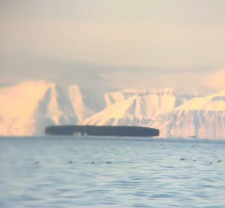 Ovni gigante visto sobre mar na Antártica.